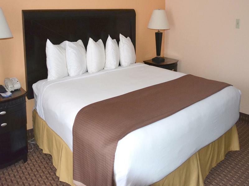 Baymont By Wyndham East Windsor Bradley Airport Hotell Exteriör bild